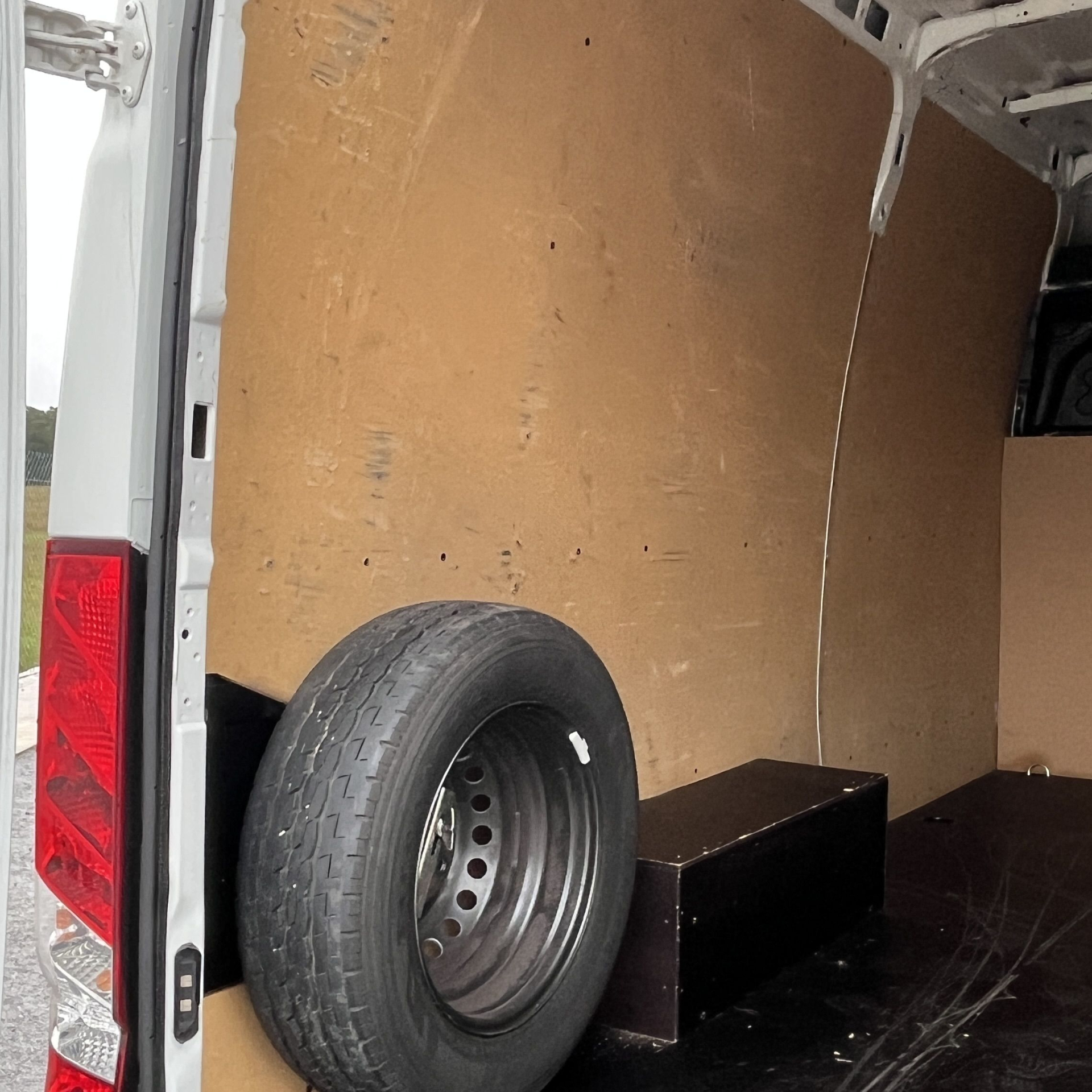 IVECO Daily 35S14V12 140 cv fourgon 12m3