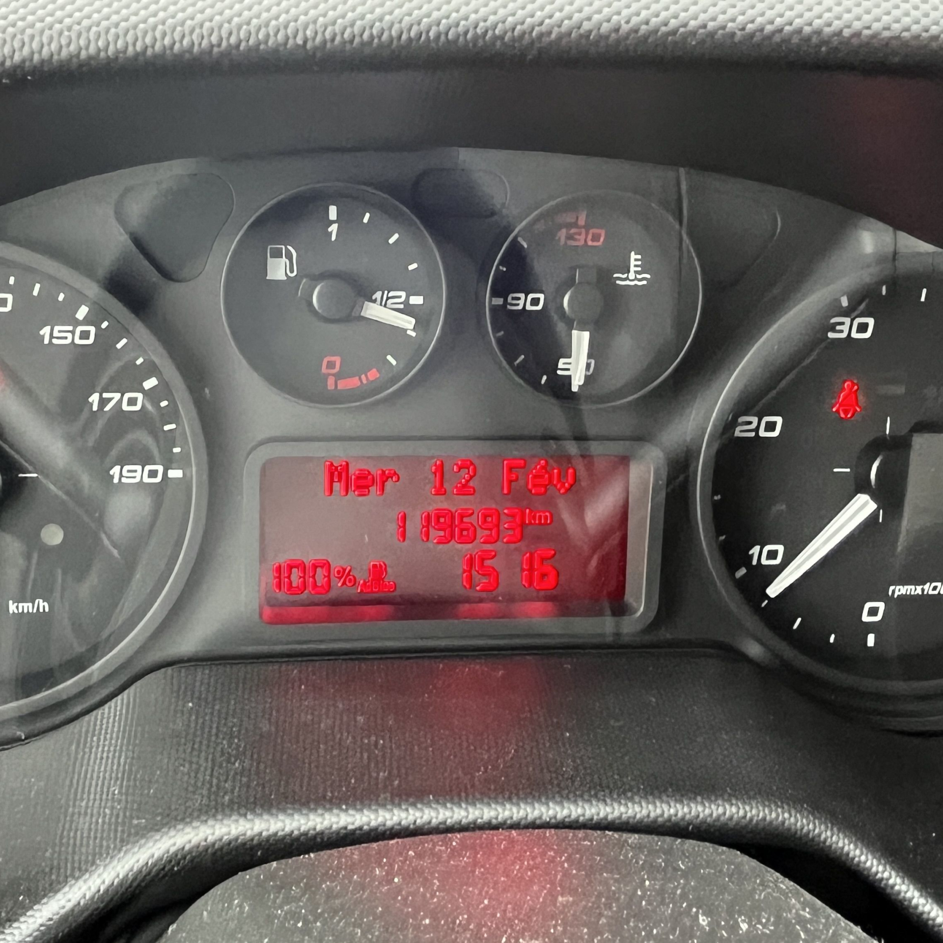 IVECO Daily 35S14V12 140 cv fourgon 12m3