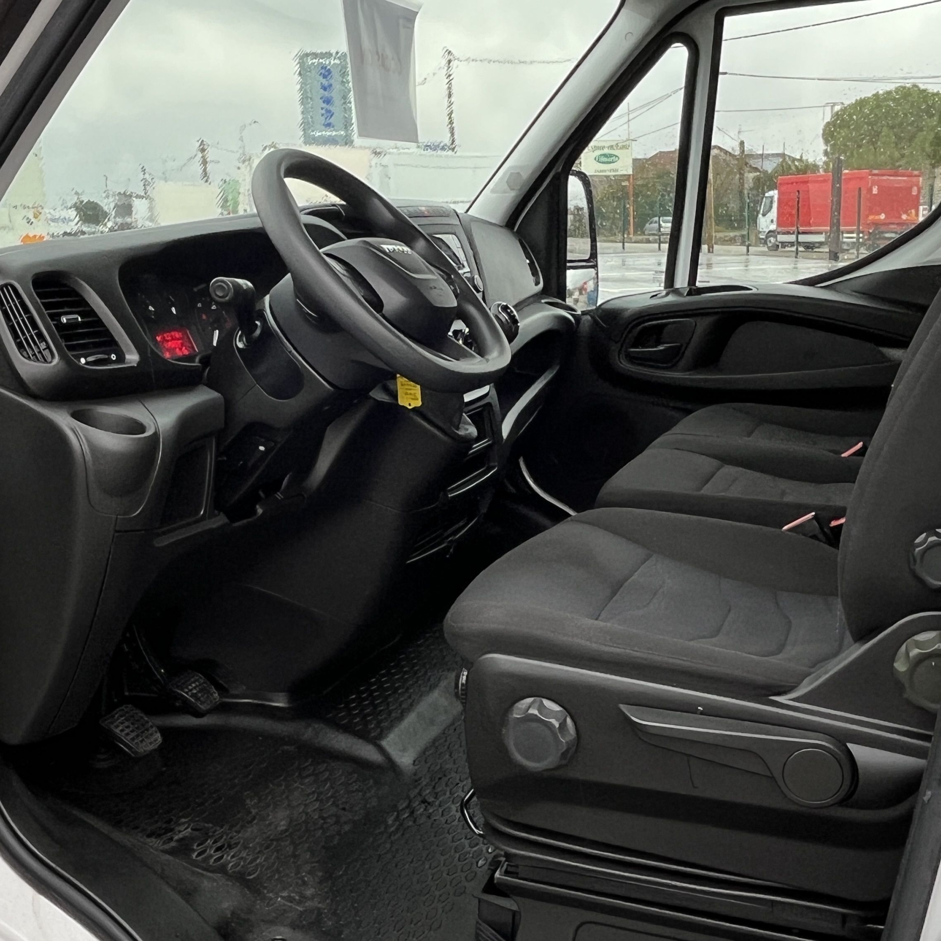 IVECO Daily 35S14V12 140 cv fourgon 12m3