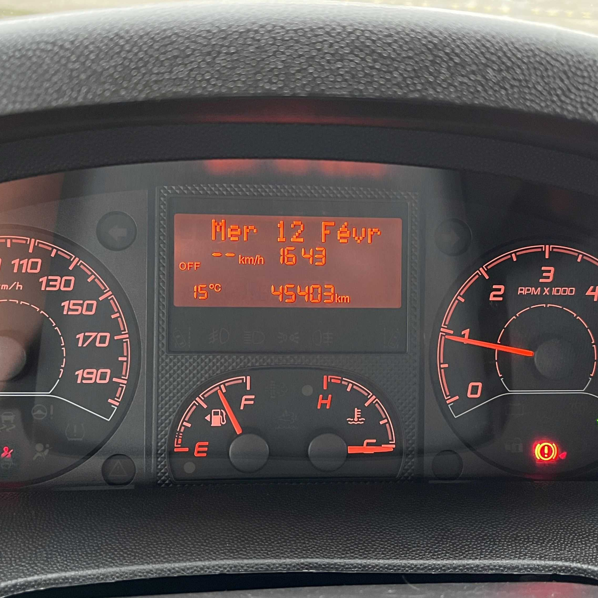 PEUGEOT Boxer 165cv caisse hayon