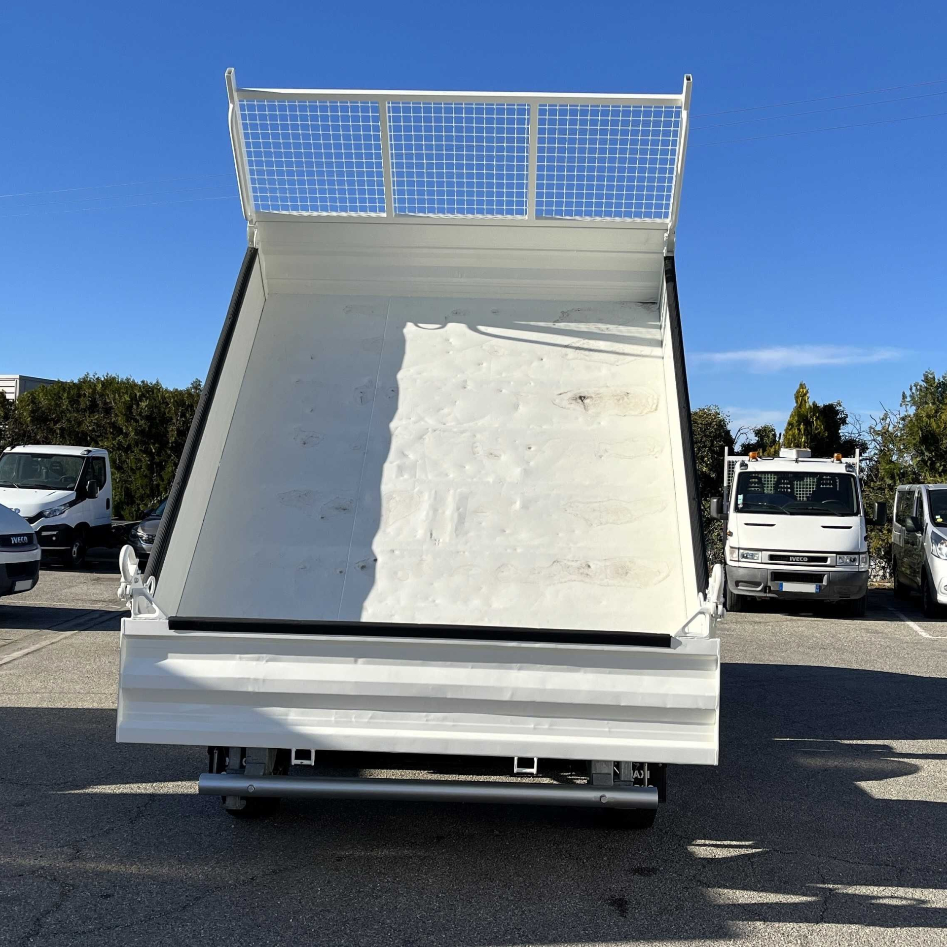 IVECO Daily 35C15D 150cv double cabine benne MAXI CARGO R-7000 + coffre dos cabine