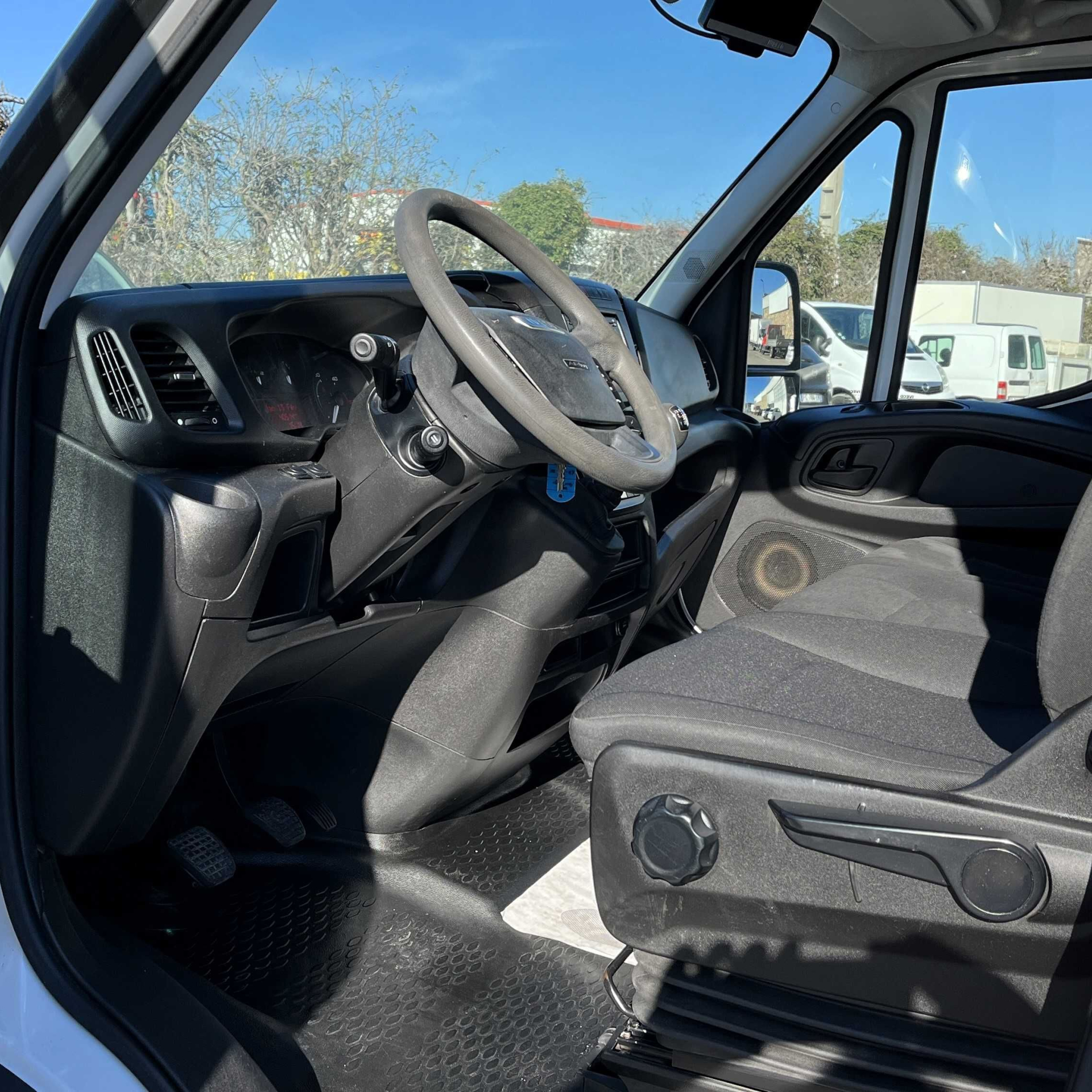 IVECO Daily 35C15D 150cv double cabine benne MAXI CARGO R-7000 + coffre dos cabine