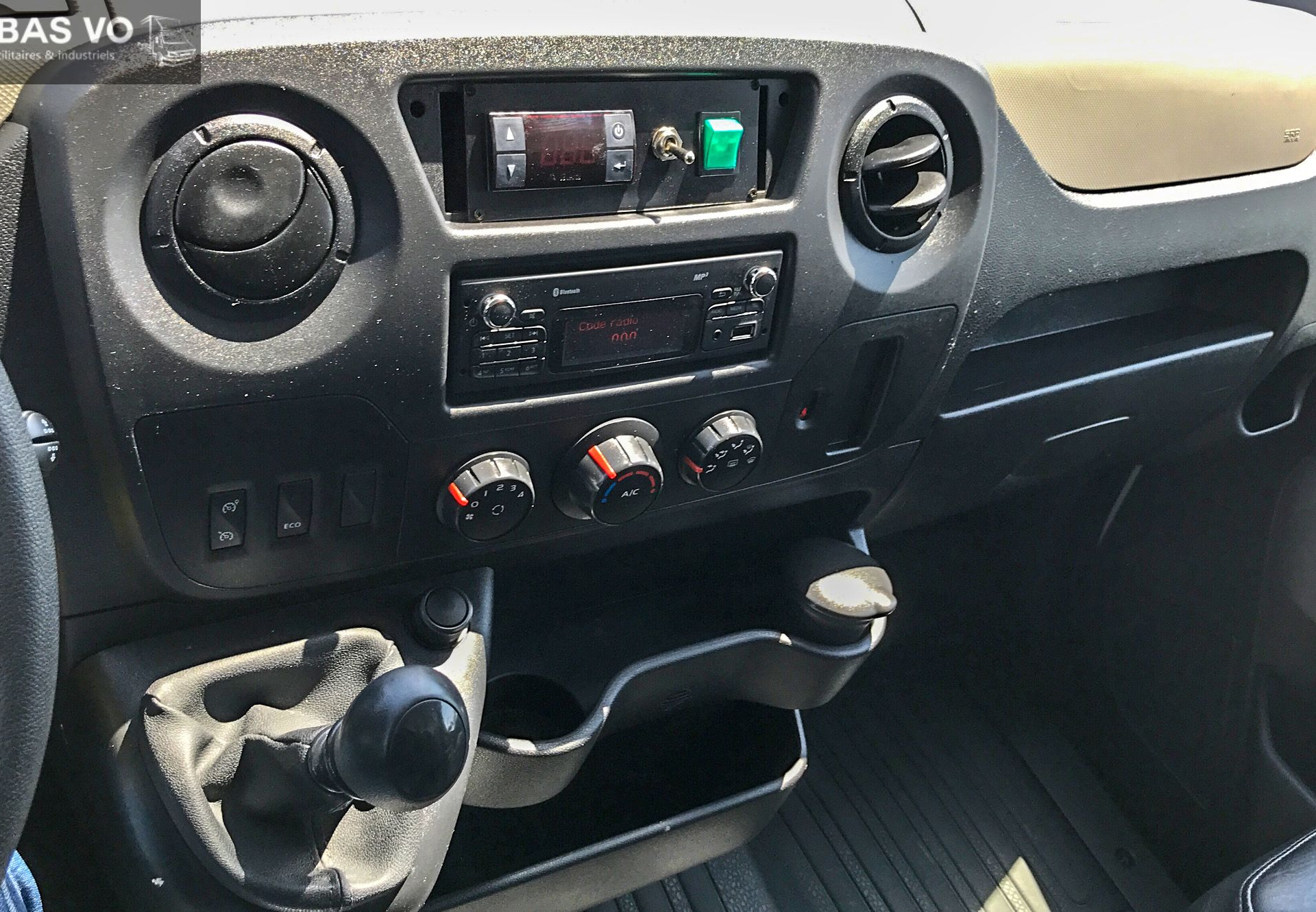 RENAULT Master 130cv caisse frigo hayon