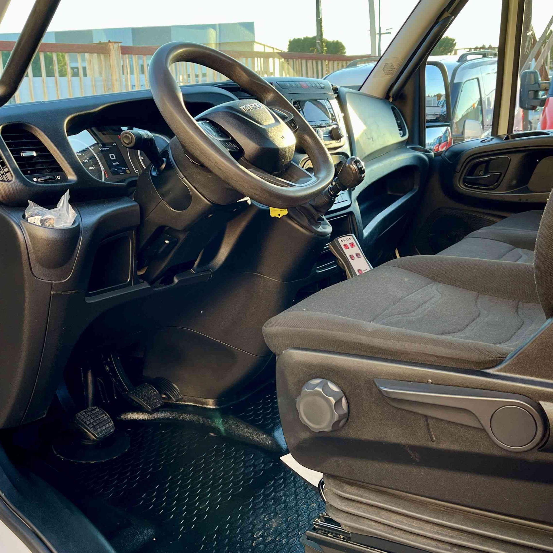 IVECO Daily 35C14 140 cv benne amovible